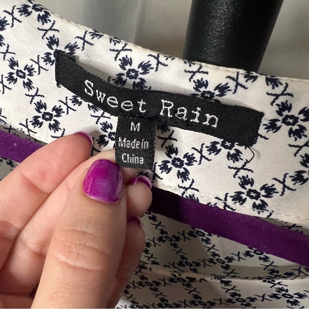Sweet Rain Patterned Blouse - Picture 3 of 7